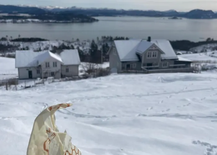 Cozy Older House In Scenic Surroundings * Stord