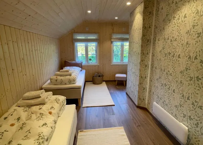 Cozy Older House In Scenic Surroundings Feriehus