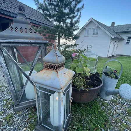 Cozy Older House In Scenic Surroundings Сasa de vacaciones